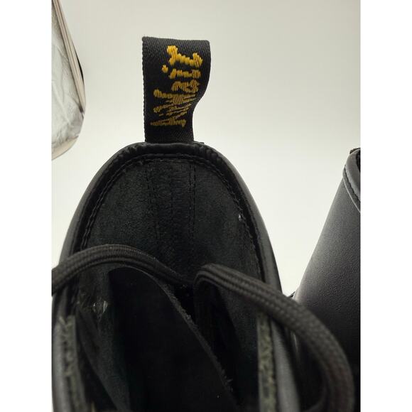 Unisex Dr. Martens 1460 Slip-Resistant Black Leather Low  Dr. Marten Black Leather Boots